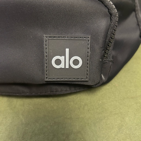 Alo Fanny Pack - Picture 8 of 13